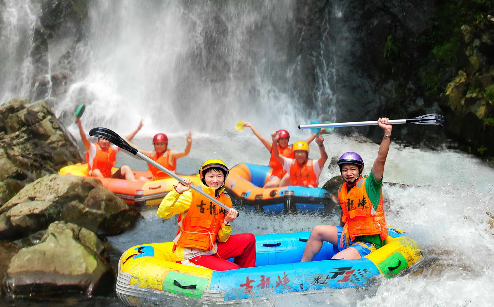 Guangzhou to Qingyuan Gulong Gorge Skywalk Private Guided Day Tour