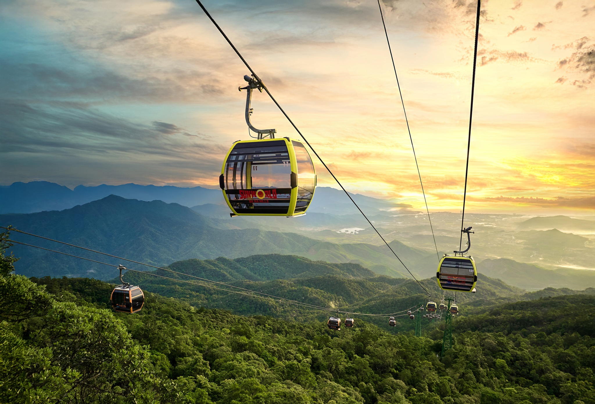 乘坐纜車，飽覽巴拿山美景