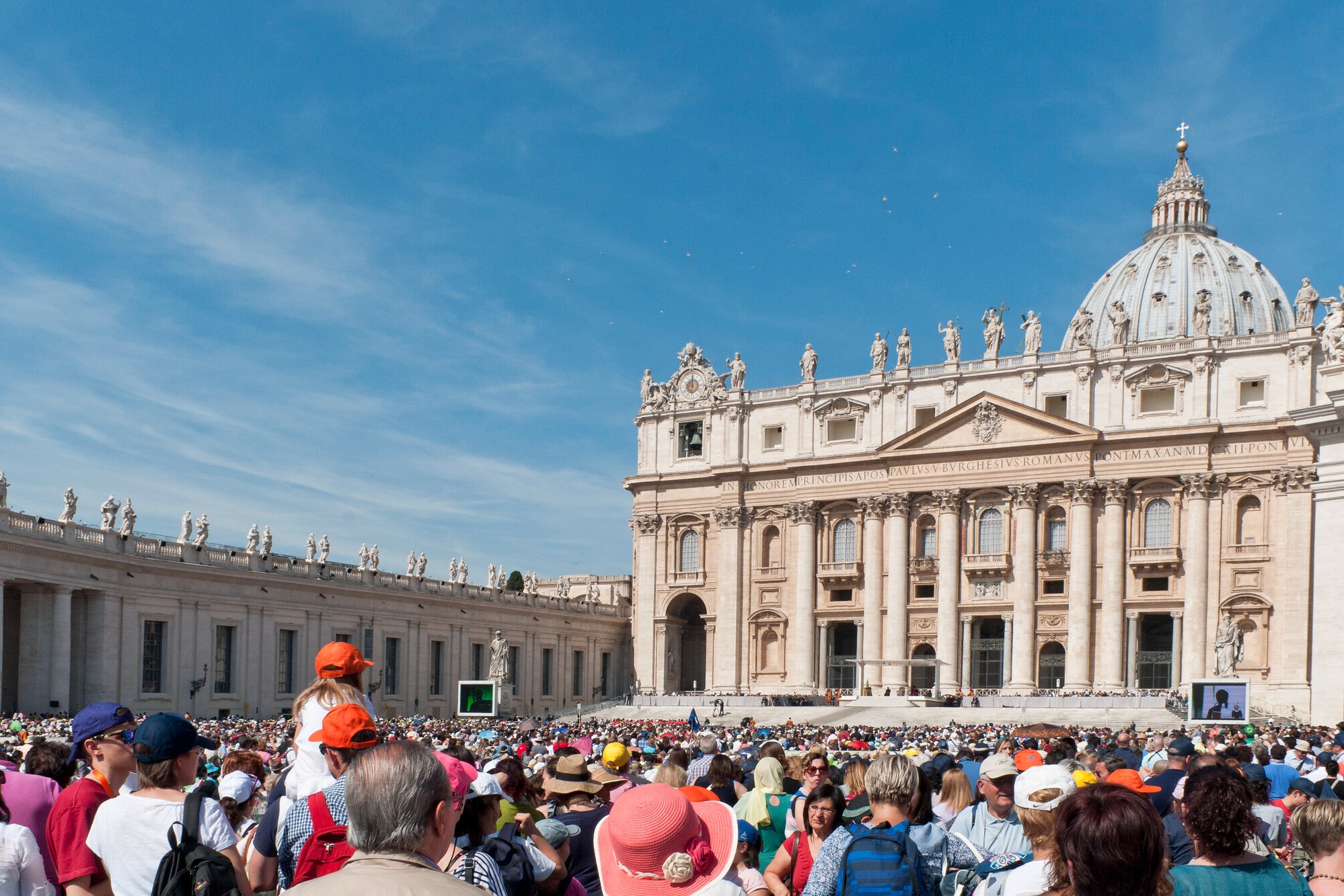 Piazza San Pietro Tour & Papal Audience Experience with Pope Francis