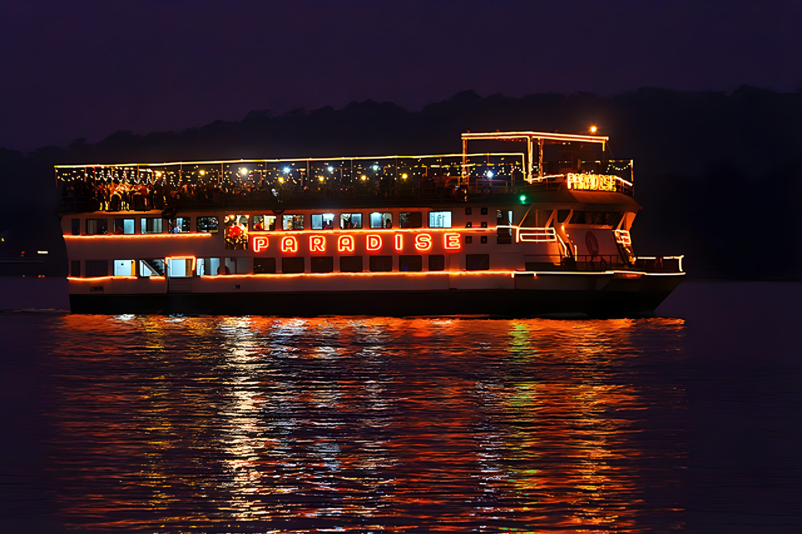 Palolem Beach: Scenic Cruise