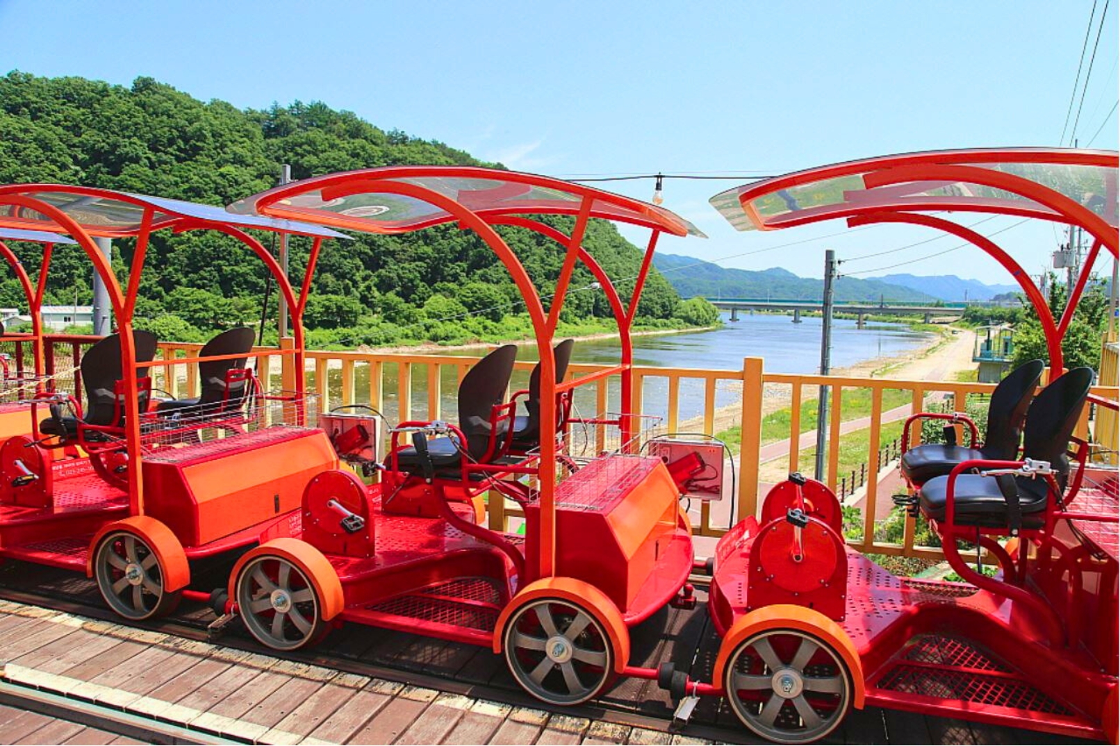 三岳山纜車 / 晨靜樹木園 燈光節 / 採摘草莓 / Eobi冰谷 / 雪橇 一日遊