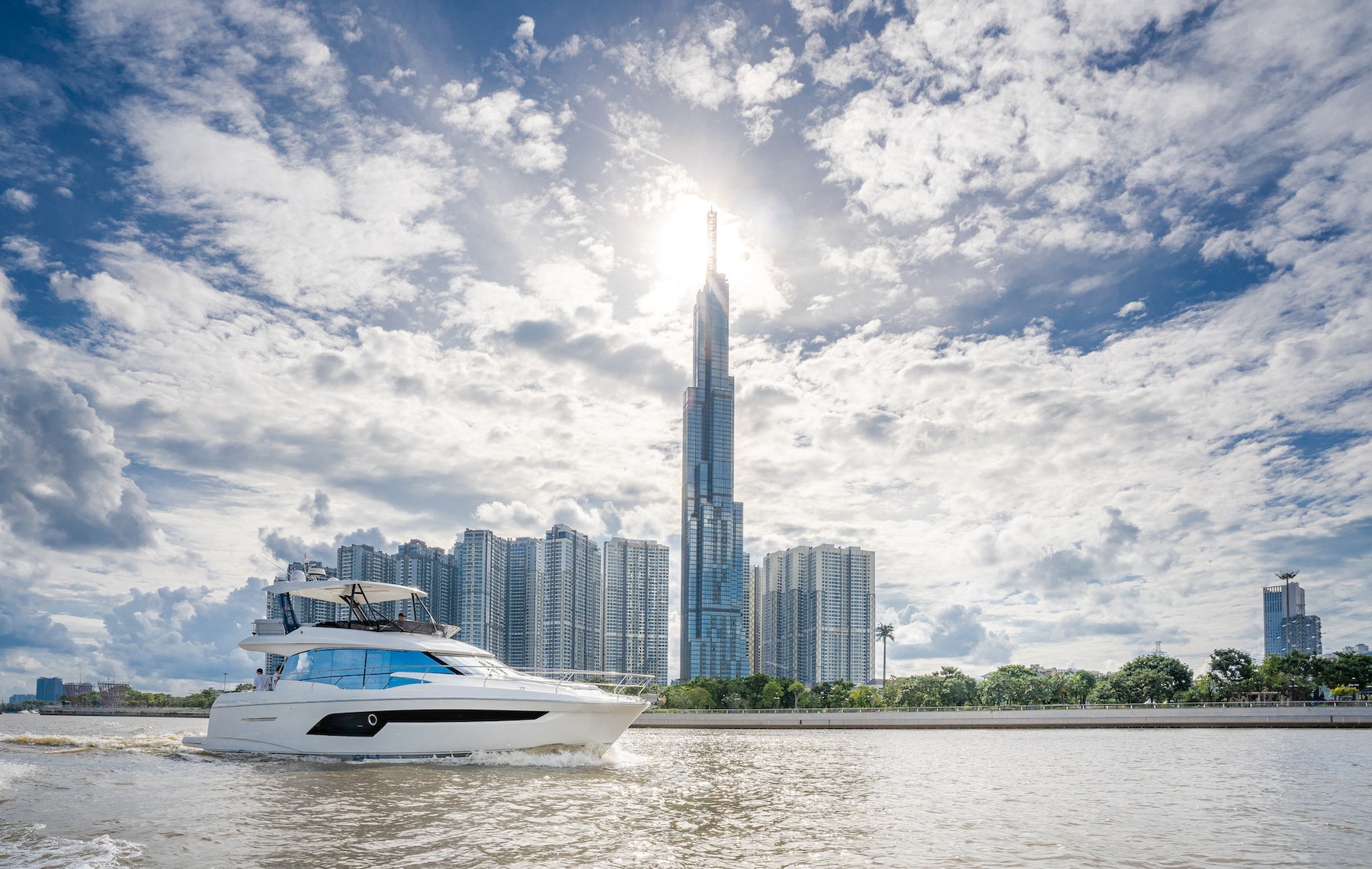 Saigon Sunset Tour By Luxury Yacht