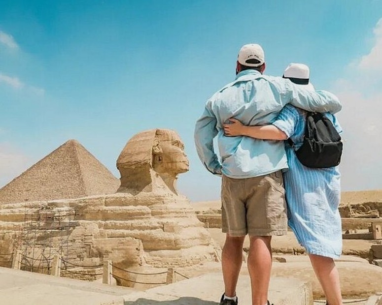 hurghada-to-cairo-day-tour-pyramids-grand-egyptian-museum-lunch