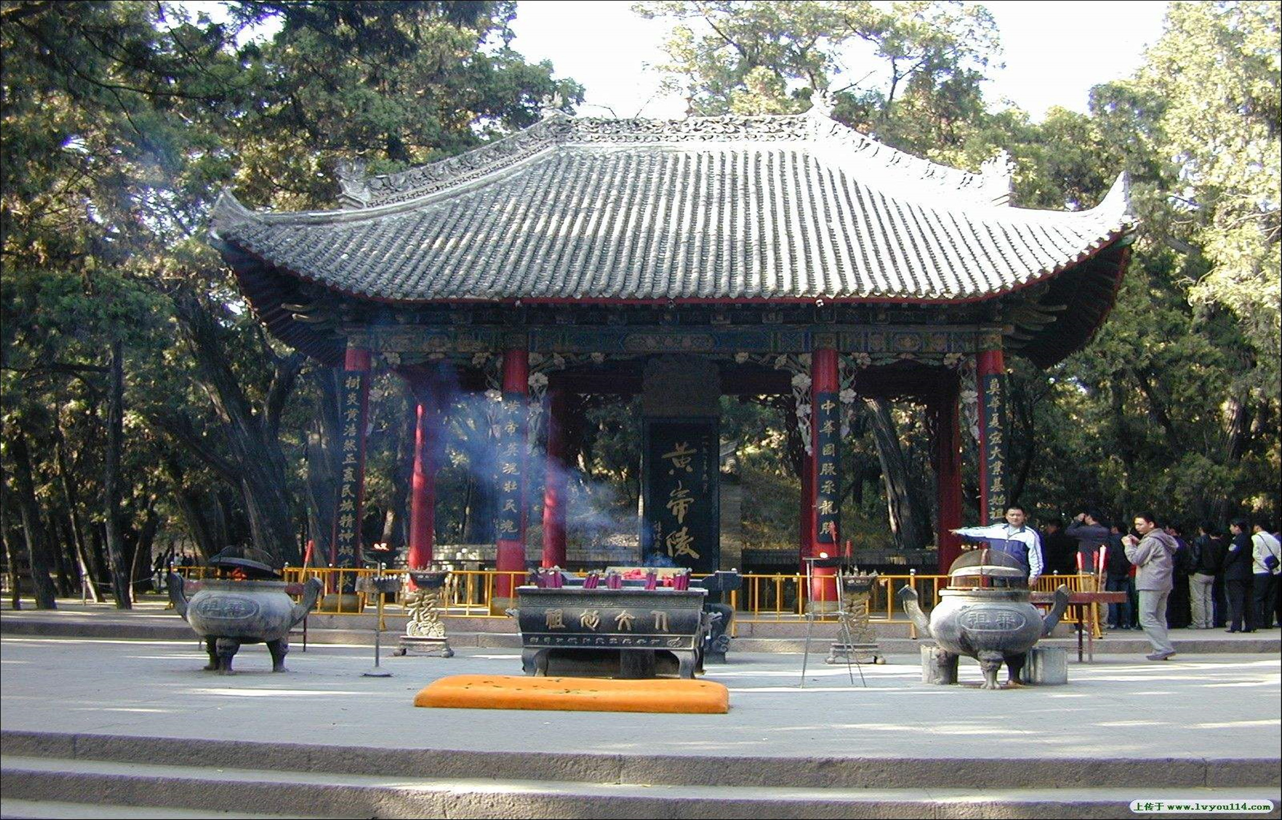 Shaanxi Hukou Yellow Emperor Mausoleum One-day Tour (Chinese explanation + daily group tour + private car transfer)