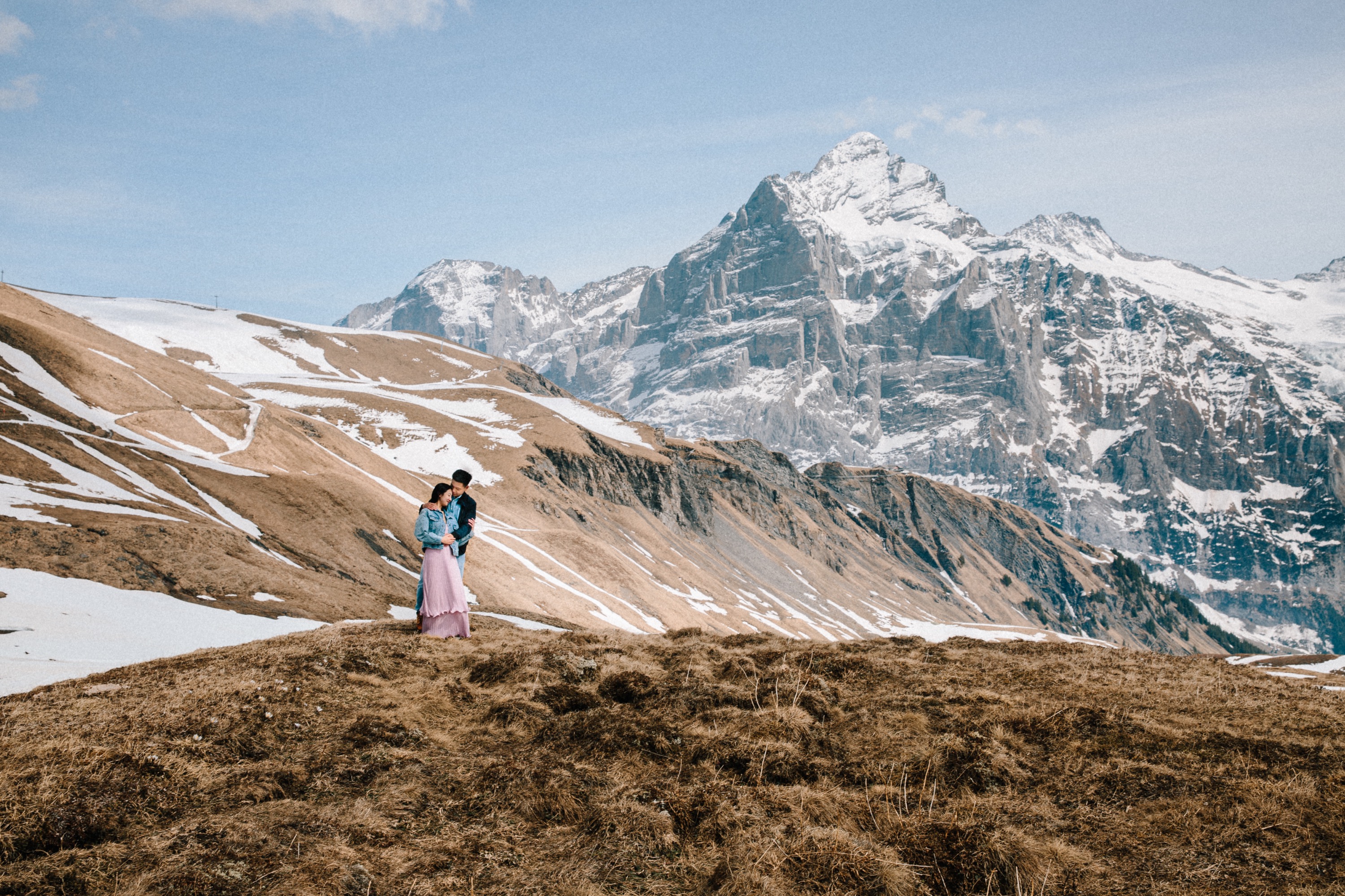 瑞士阿爾卑斯山浪漫攝影情侶拍攝