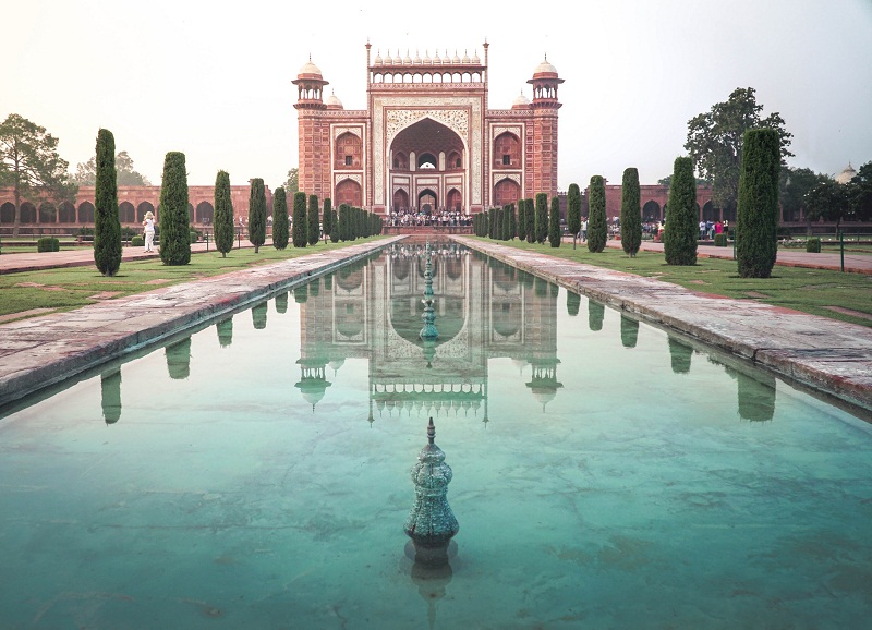 Visit Agra in Private Car with Guide Service