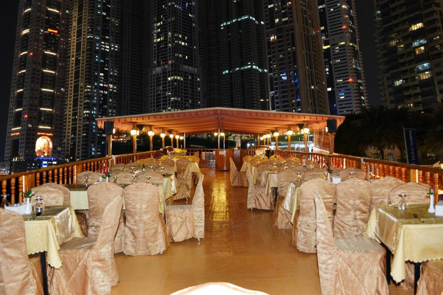 dhow dinner cruise set up