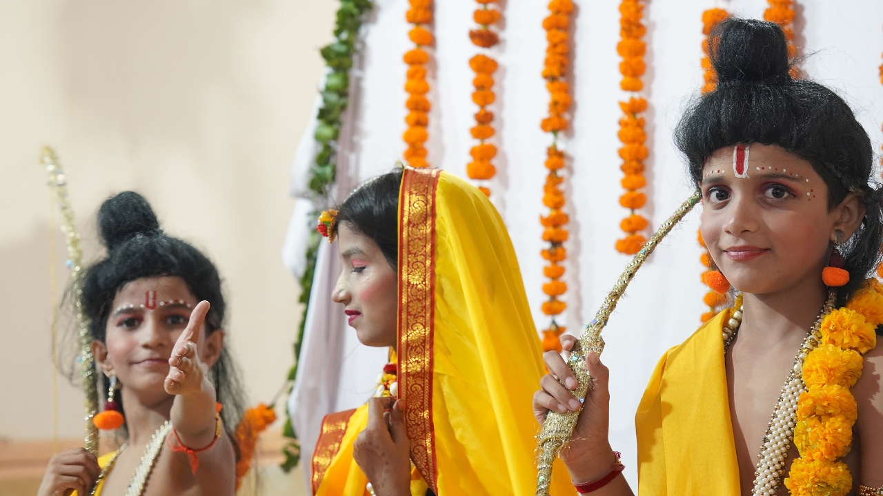 Ayodhya: 2-Day Private Tour with Private Guide and Driver