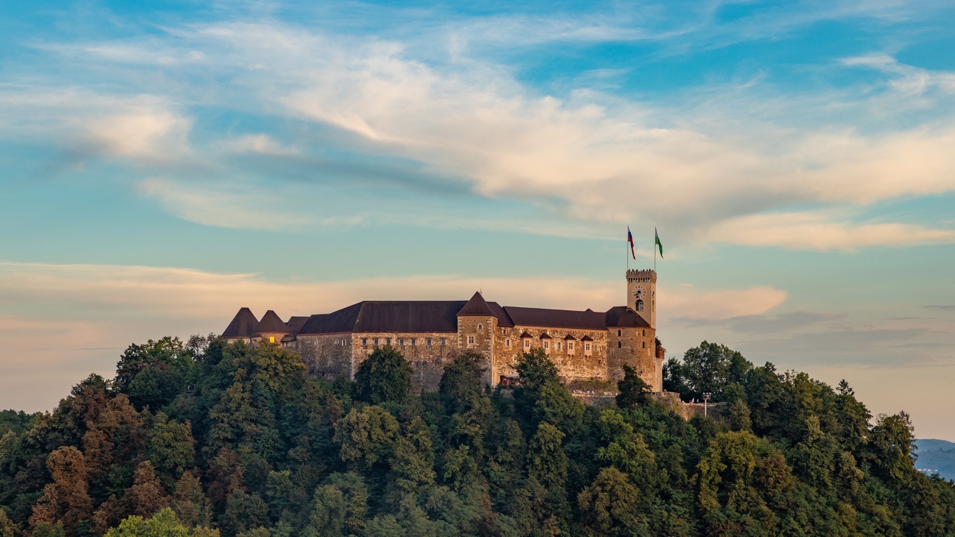 (Free eSIM) Ljubljana: Guided Castle Tour With Funicular Ride