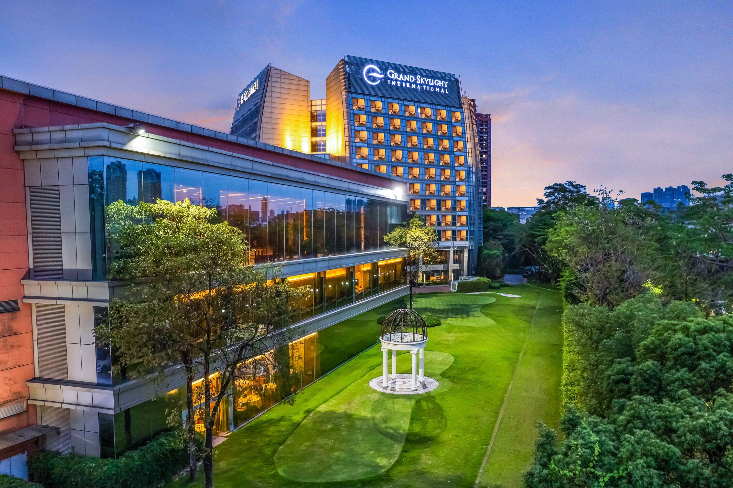 [Near Mission Hills Resort] Grand Skylight International Hotel Shenzhen Mission Hills Accommodation Package | Near Karoo Snow World