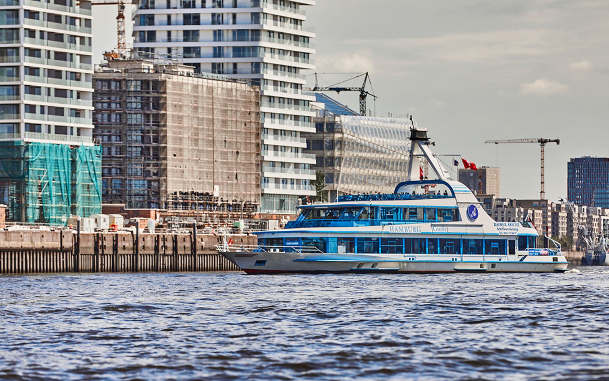 巡遊漢堡港,現代天際線與城市航海遺產交相輝映 巡遊漢堡港,現代天際線與城市航海遺產交相輝映