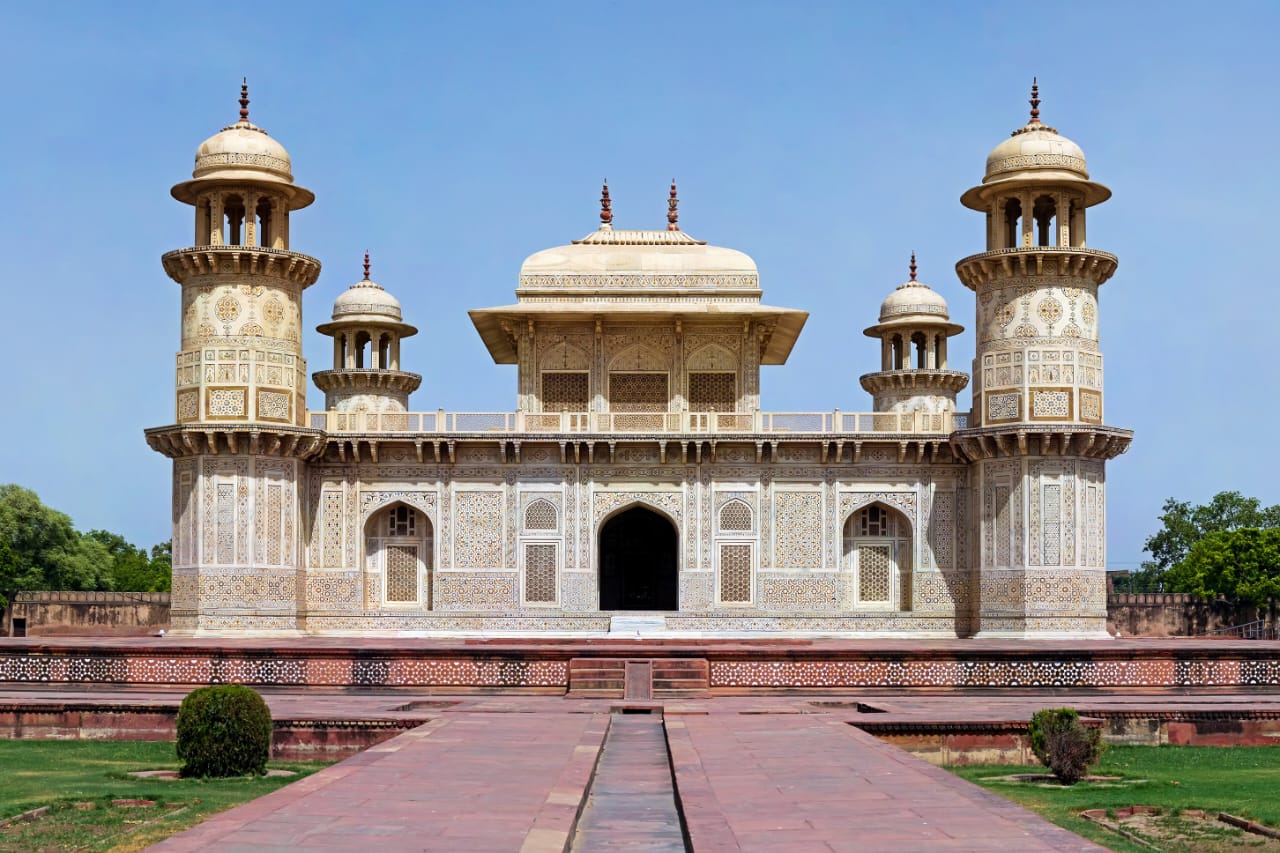 Taj mahal and Agra tour from Delhi by Car