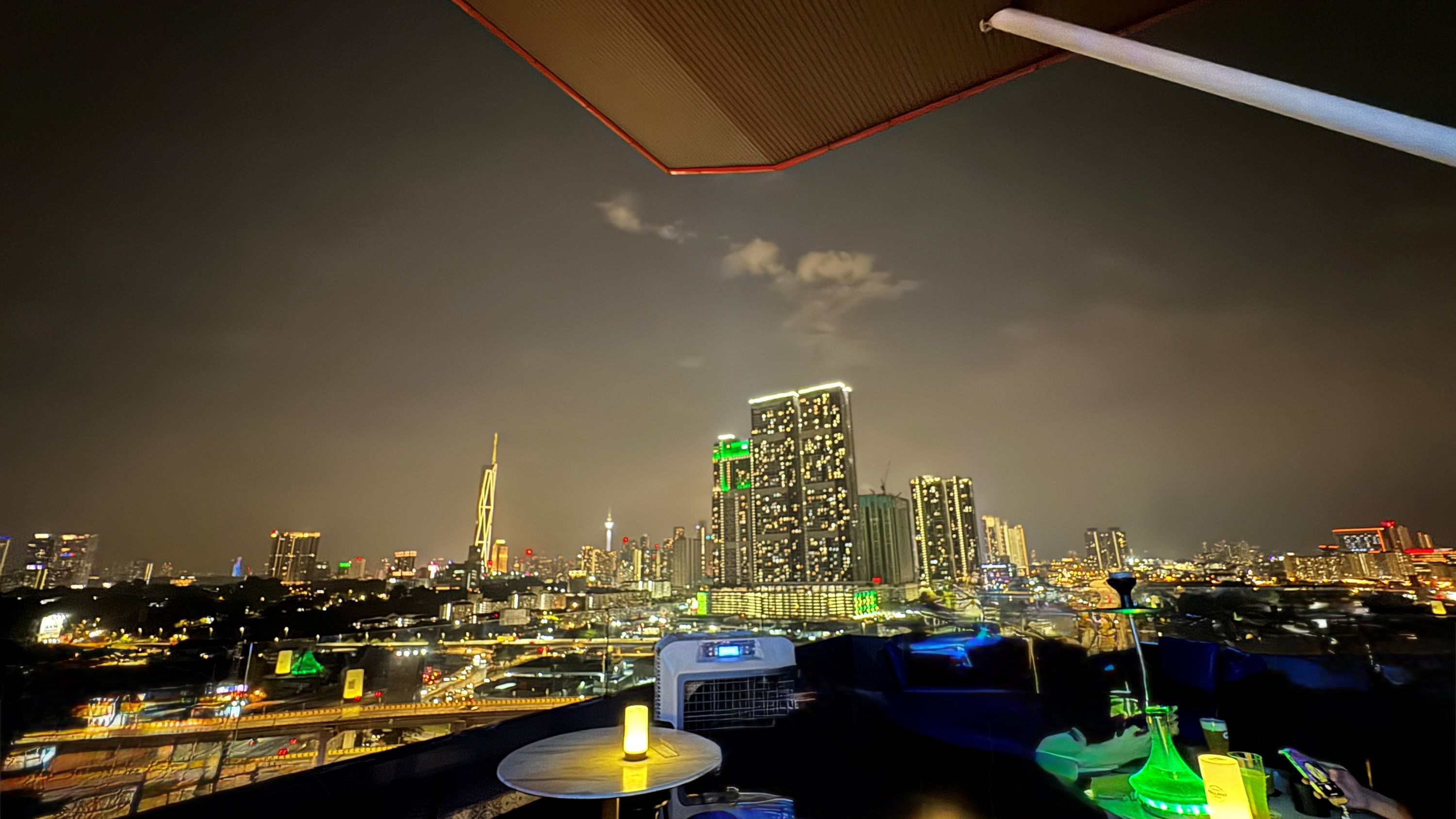 Ночной тур по башням-близнецам Петронас в Куала-Лумпуре с баром на крыше