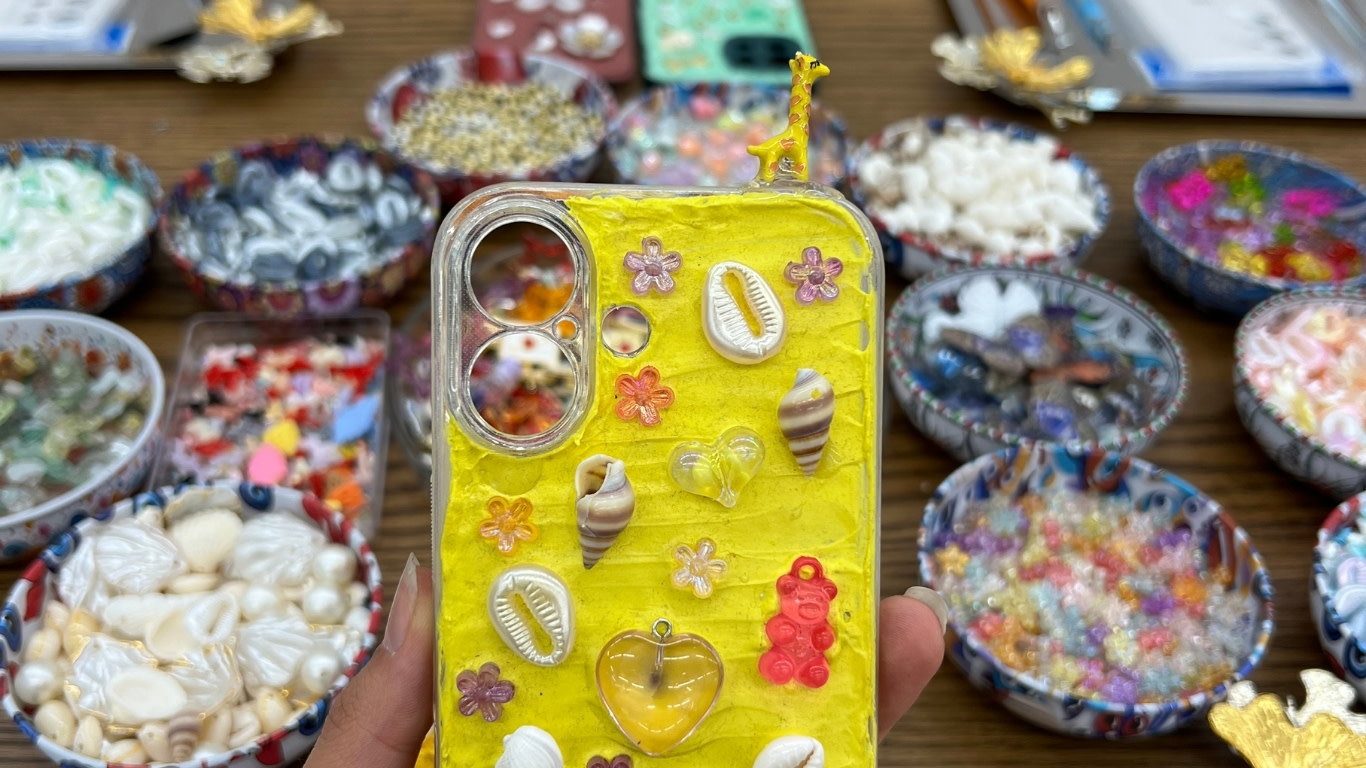 Стамбул: Мастер-класс по дизайну чехлов для телефона с чаем и угощениями