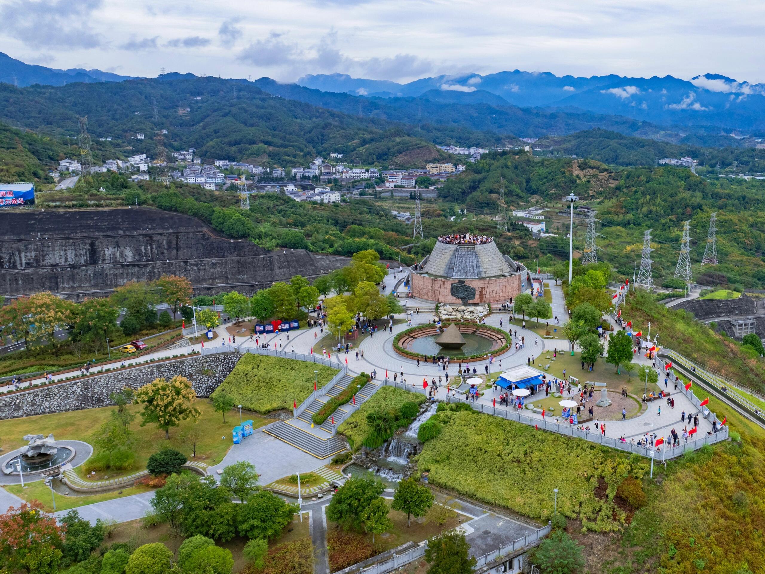 湖北宜昌三峽大壩&葛洲壩&西陵峽一日遊（水電傳奇+“長江第一壩”+“世界第一壩”+最美西陵峽+宜昌往返）
