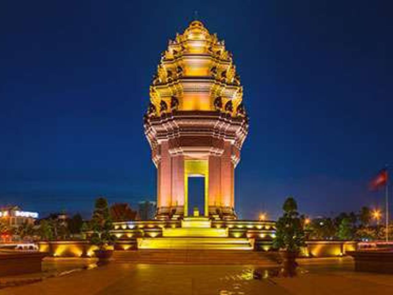 Phnom Penh Night time Tour by Phom Penh Heritage City Tours