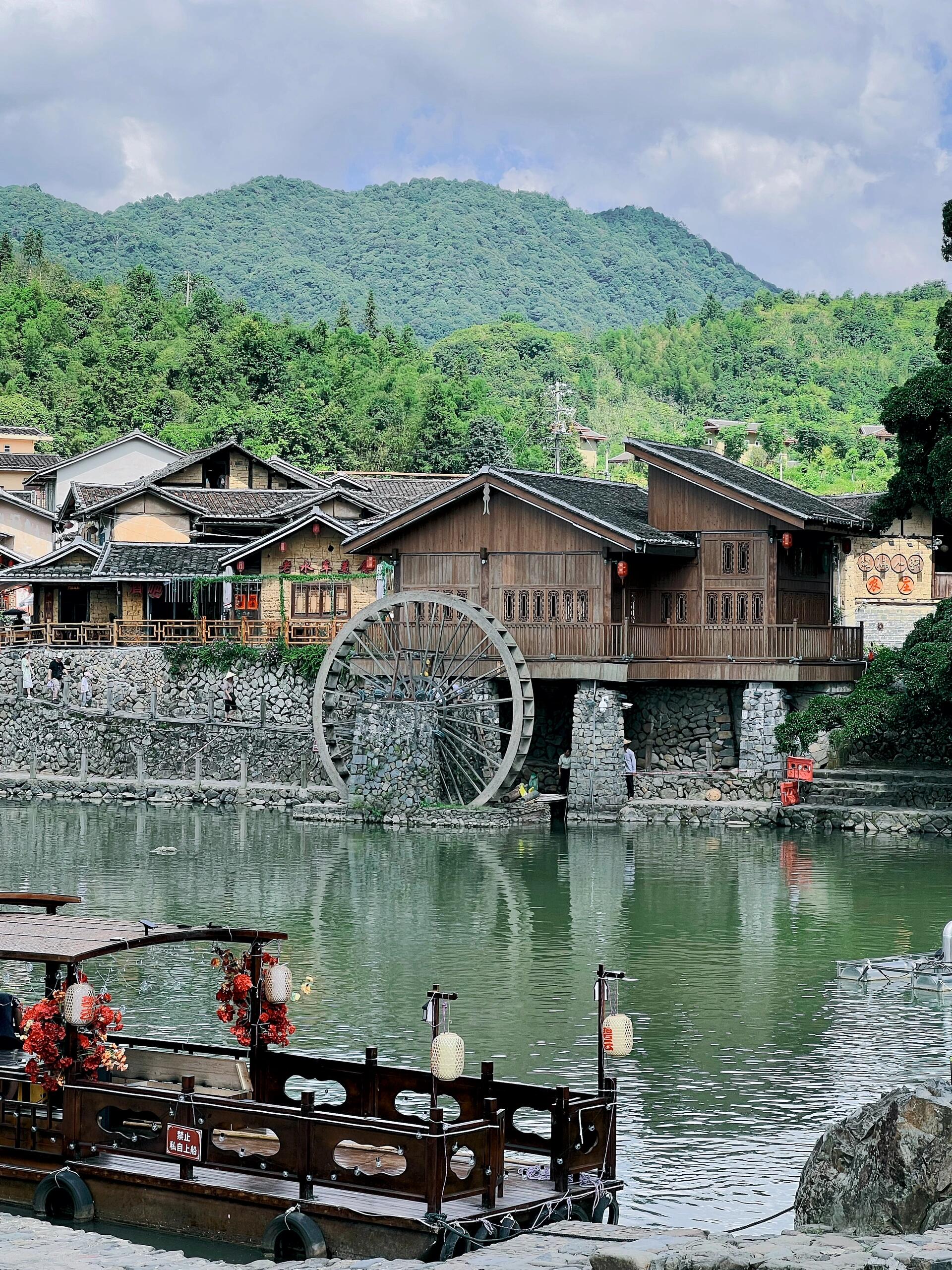 Xiamen UNESCO Tianluokeng Tulou Cluster Full-Day Small Group Tour