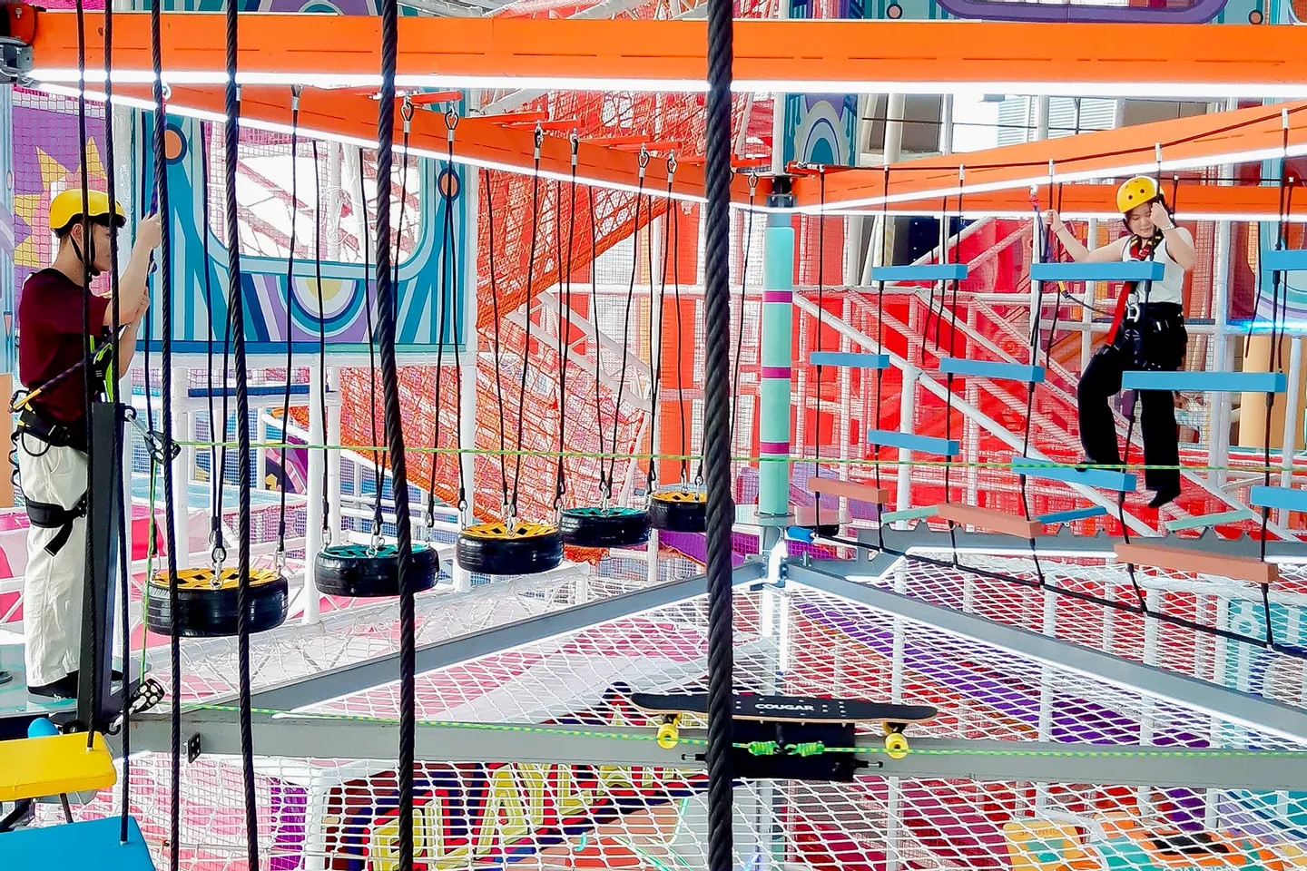 快來挑戰膽量，在我們充滿活力的繩索冒險課程中征服新高度，盡情釋放腎上腺素！