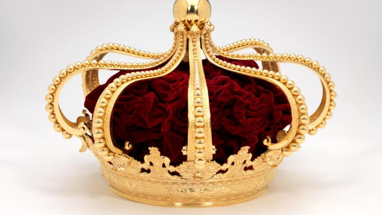 Admire emerald-encrusted pieces from one of Europe’s grandest royal collections