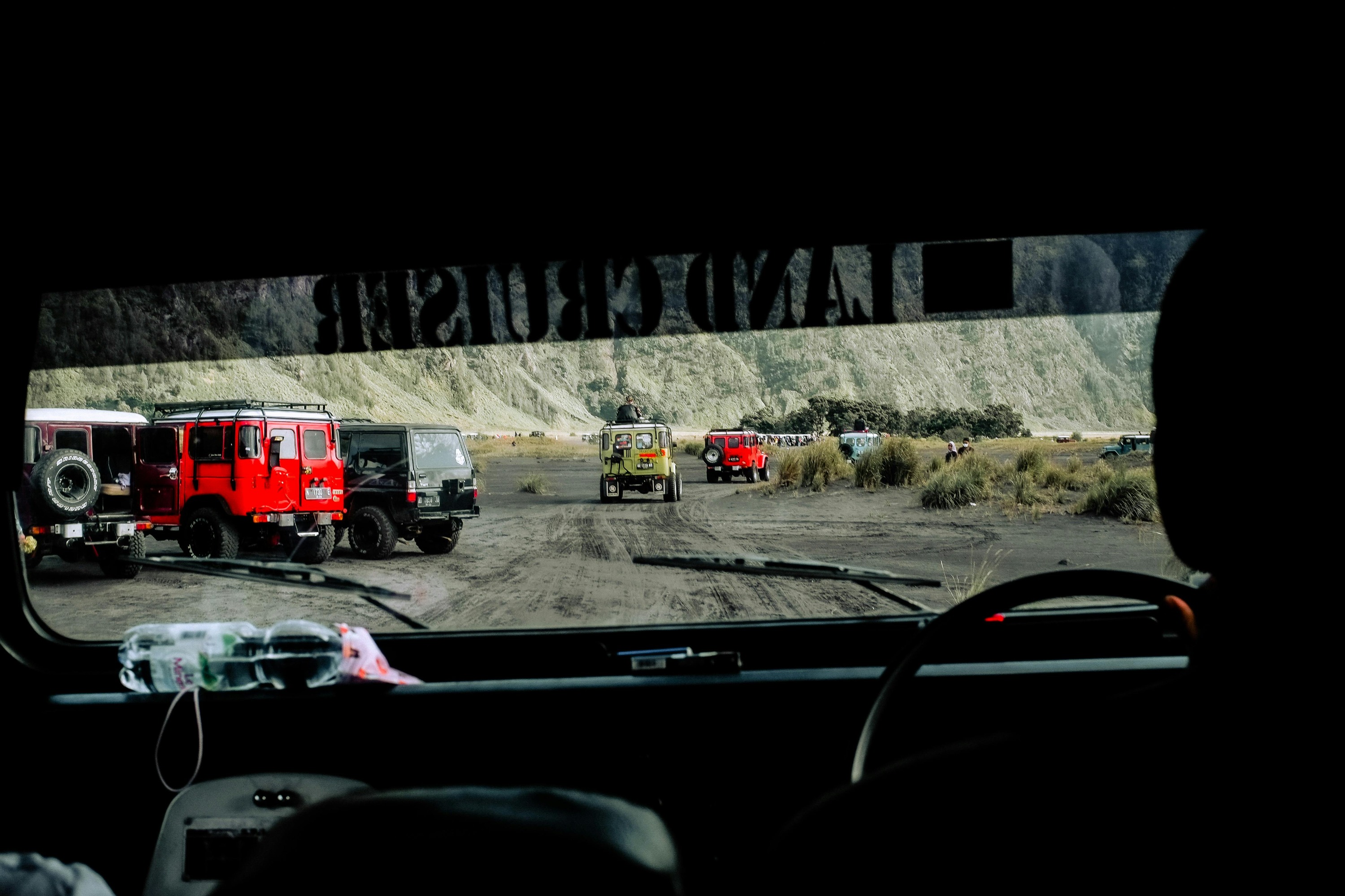 泗水出發3天2夜布羅莫火山、圖邦瑟瀑布和伊真火山拼團遊