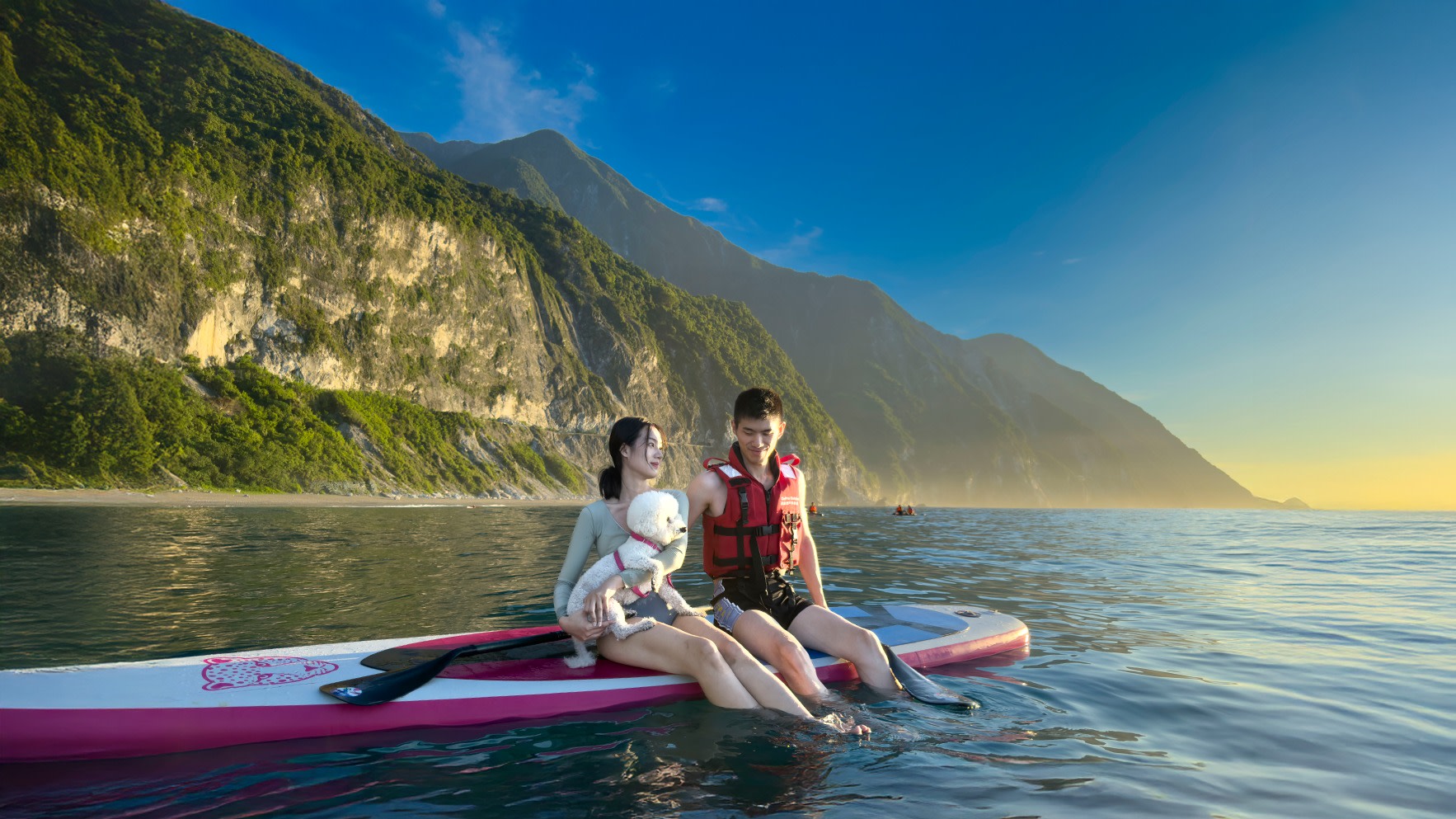 Hualien: Qingshui Cliff Canoe and SUP Paddle Board Experience