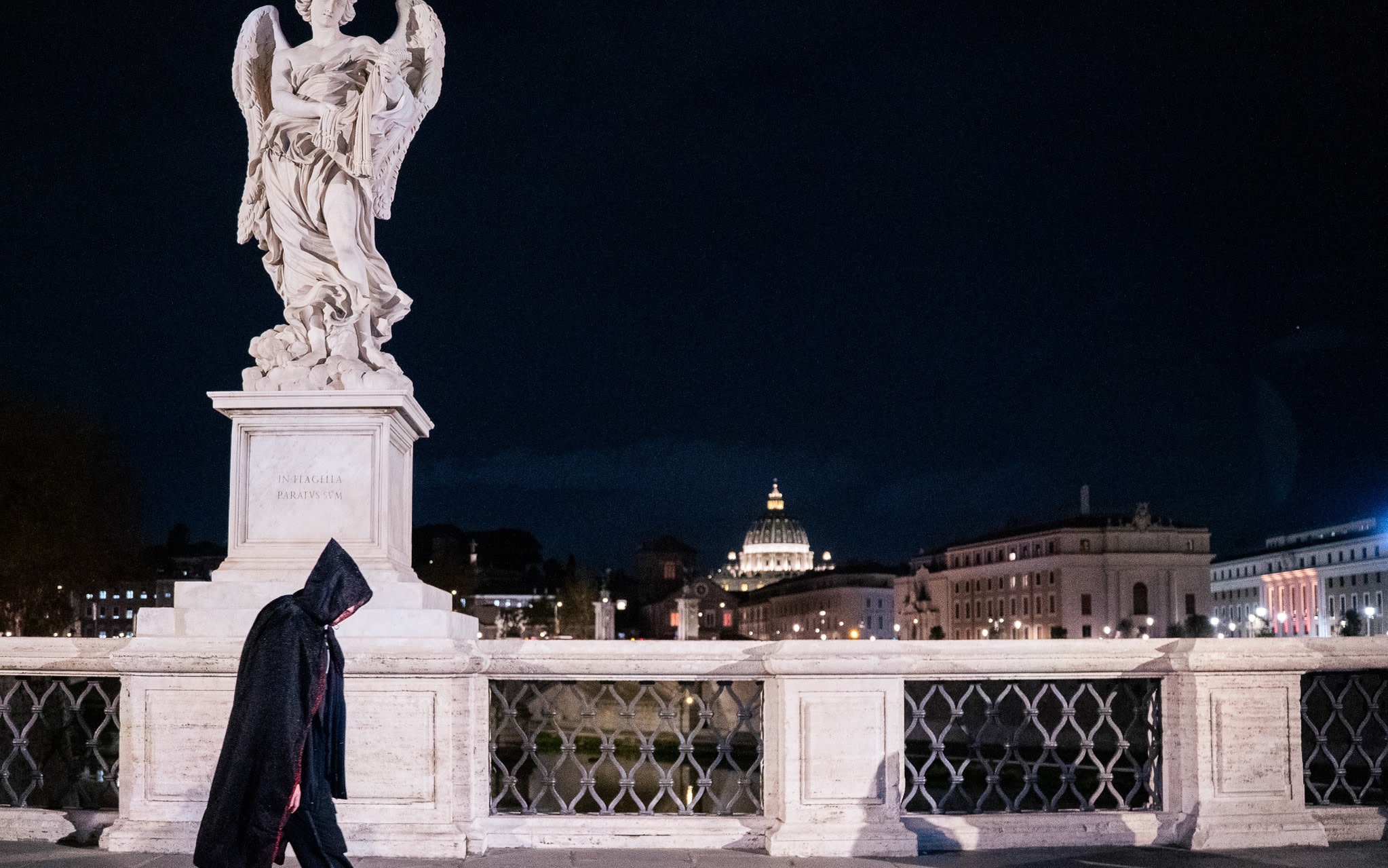 Haunted Ghost Night Walking Tour in Rome