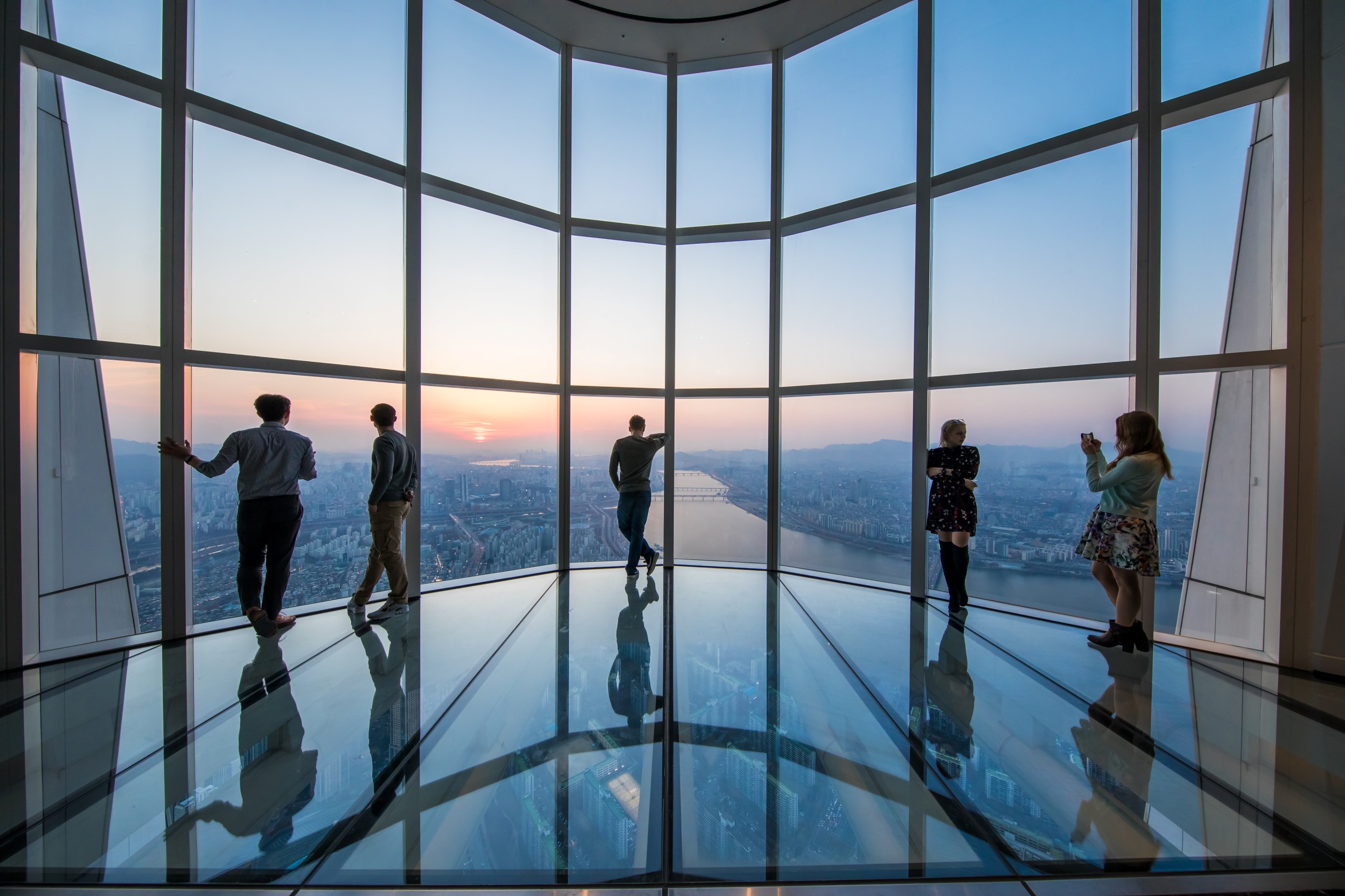 ULTRA LOTTE EXPERIENCE TOUR  (Lotte World, Seoul Sky, Aquarium)