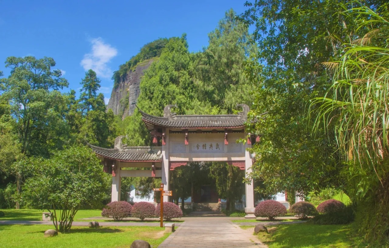 福建武夷山國家森林公園 九曲溪竹筏漂流一日遊（可選印象大紅袍實景演出）
