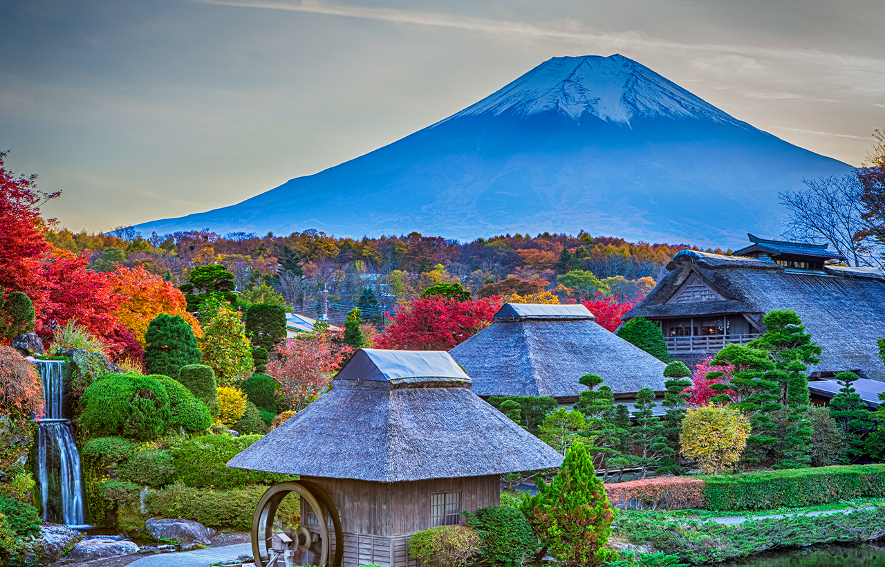 富士山網紅景點打卡一日遊  天梯小鎮 忍野八海  河口湖 羅森便利店  (東京站或新宿站出發)