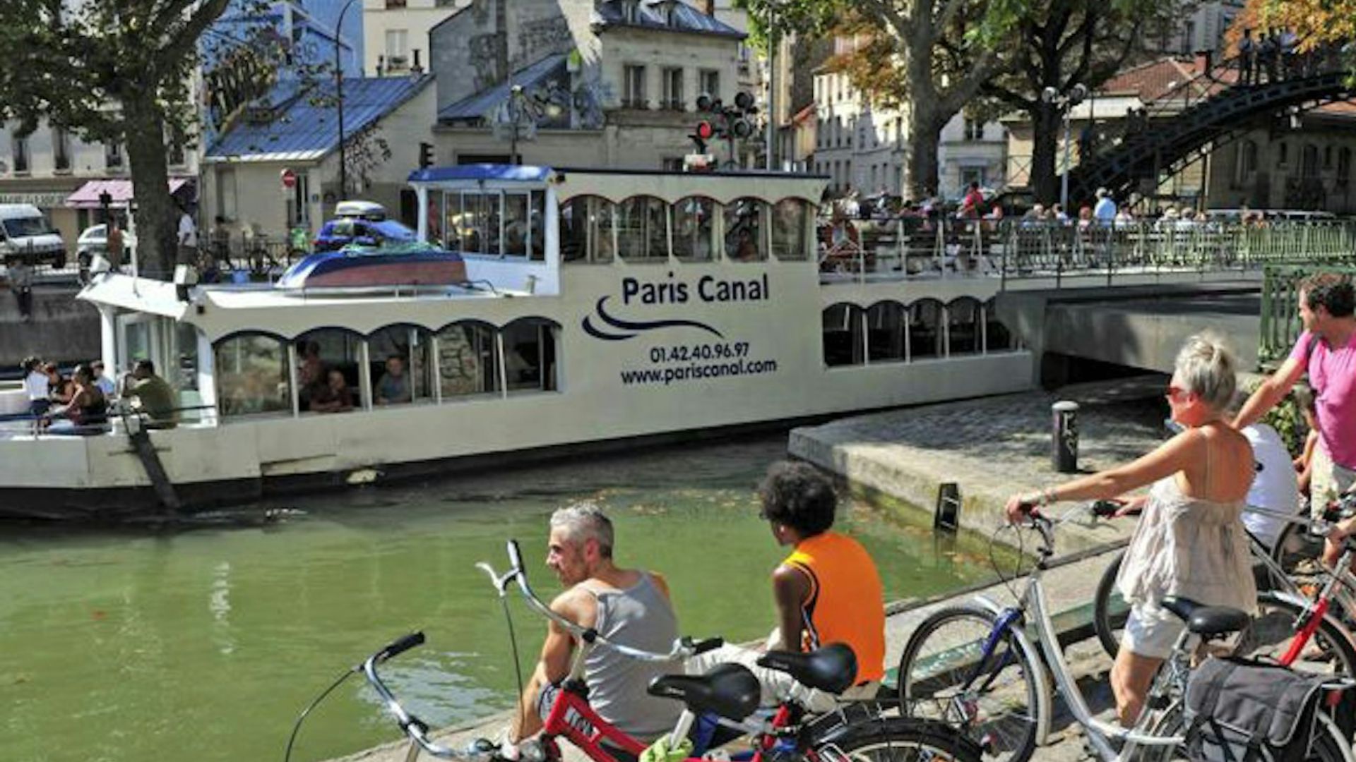 巴黎聖馬丁運河 (Saint-Martin Canal) 和塞納河 (Seine River) 遊船