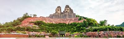 Upon arrival at the Yellow River Scenic Area, you will be greeted by the magnificent scenery of the river. You can take a walk along the riverbank, enjoy the fresh air, and admire the vast expanse of water.