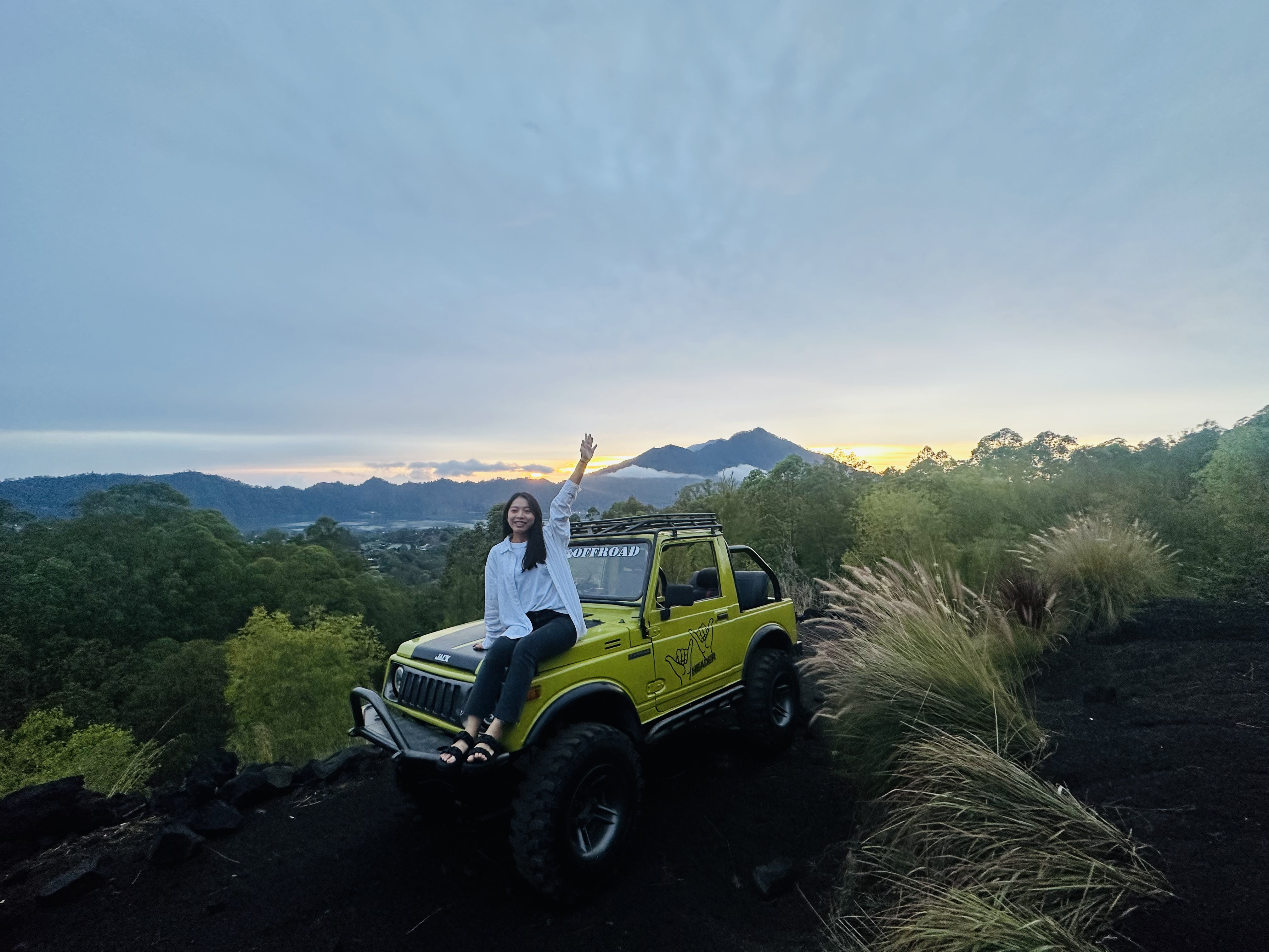 巴厘島德格拉朗Tis Cafe & 巴杜爾山吉普車 & 瀑布之旅