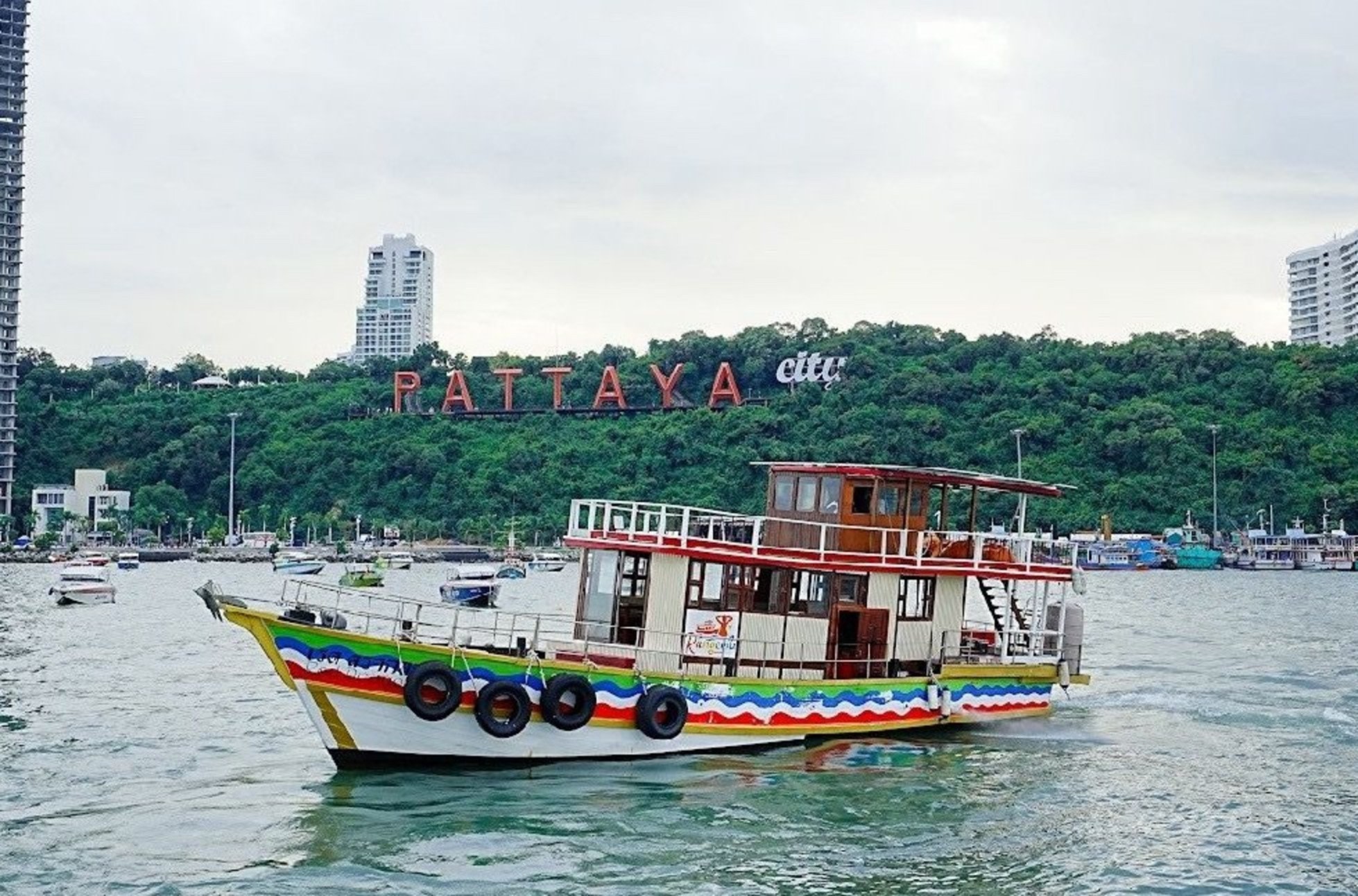 Pattaya Bay 2.5-Hour Private Sunset Cruise