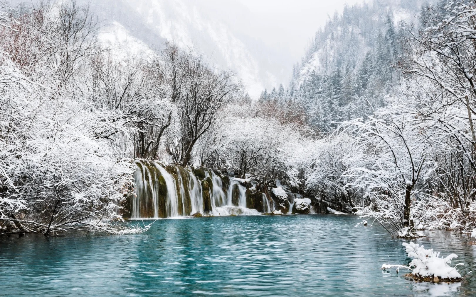 2-Day Private Local Tour of Jiuzhaigou and Huanglong in Sichuan