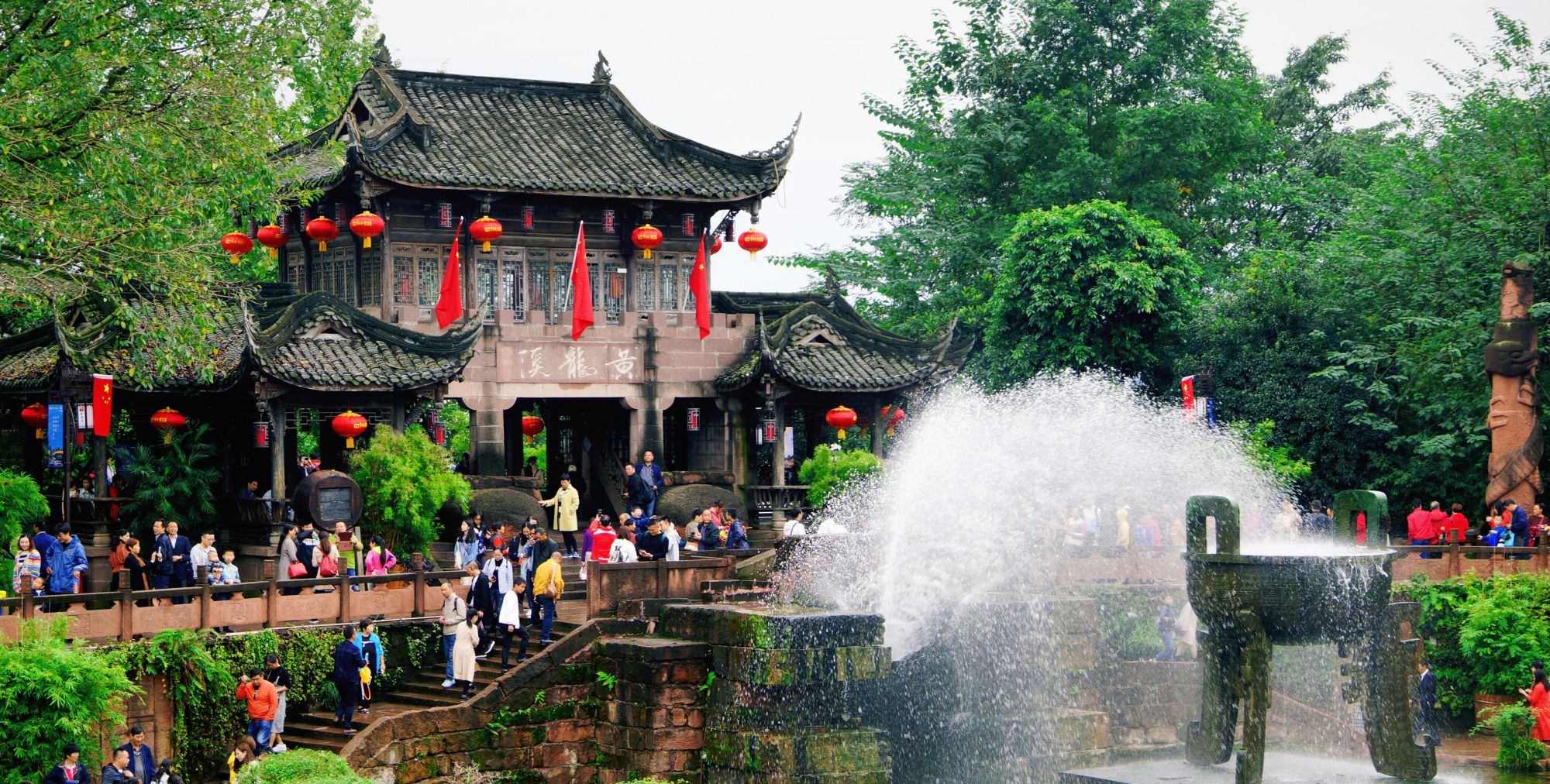 【易遊網獨家】四川九寨溝峨眉全景6天5晚私家團（不朽岷江+一次玩遍四川精華九寨溝+峨眉山+樂山大佛+萌寵熊貓+地道美食一網打盡）