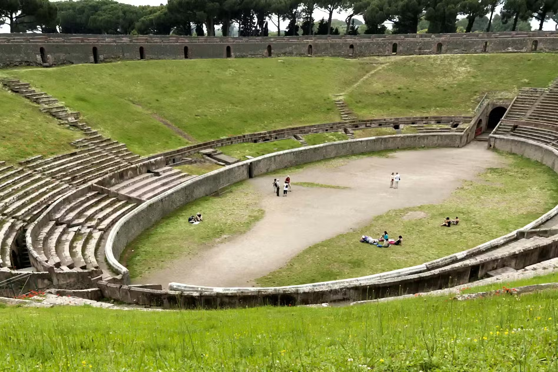 瞭解一層高溫火山灰和缺乏溼氣如何將這座城市保存了數千年