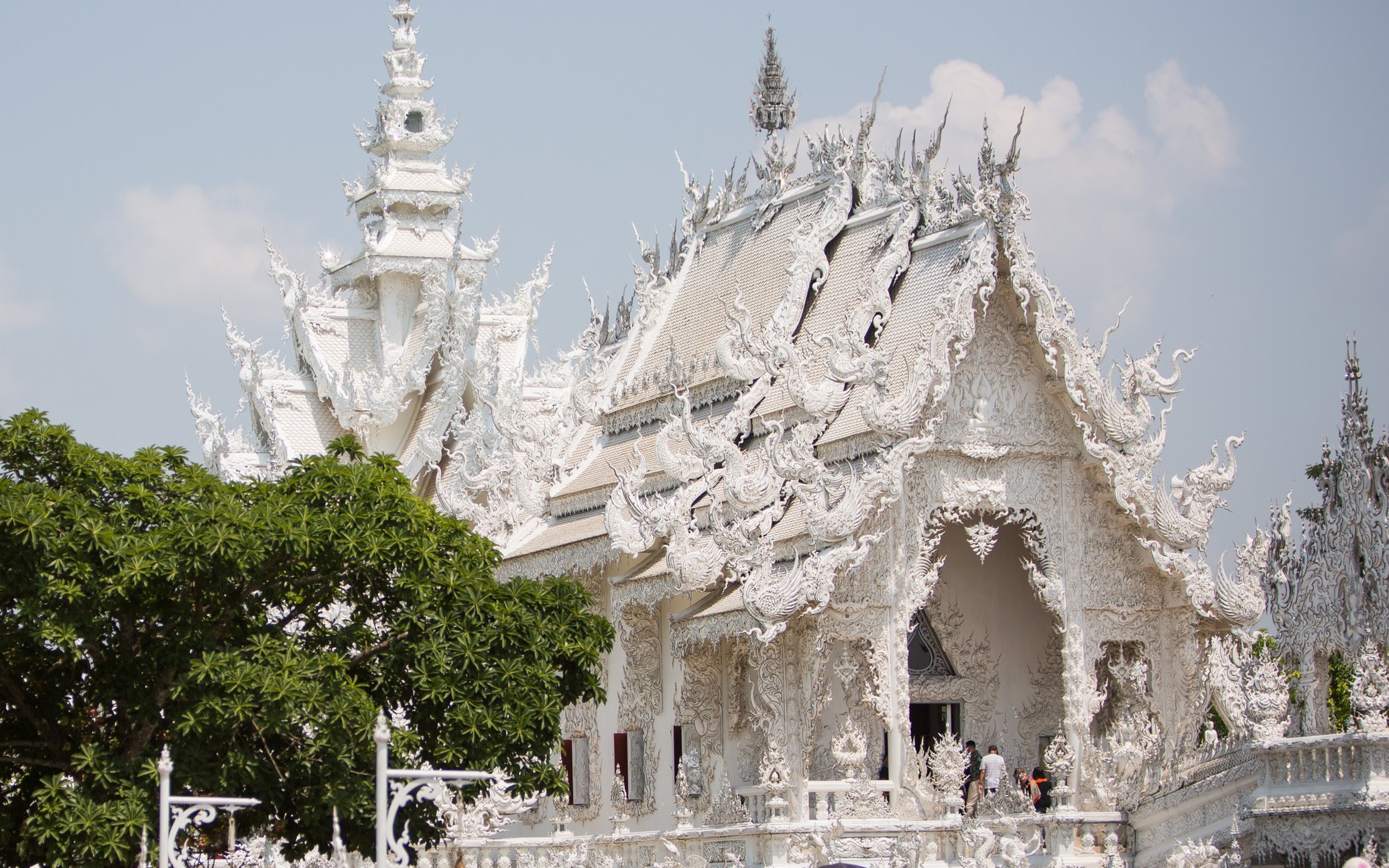Chiang Rai Temples Tour: White Temple, Blue Temple & Red Temple