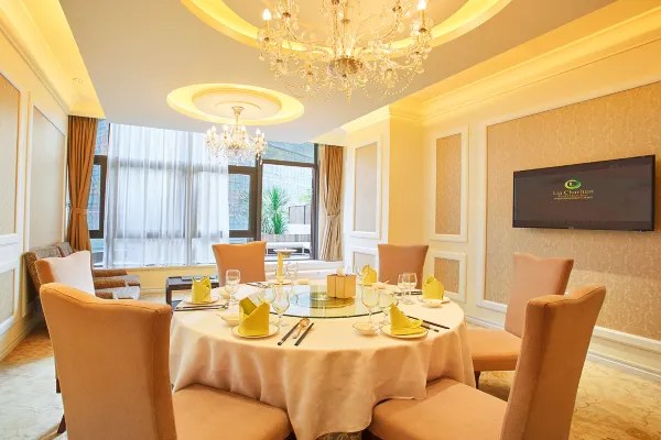 Hotel restaurant environment display map