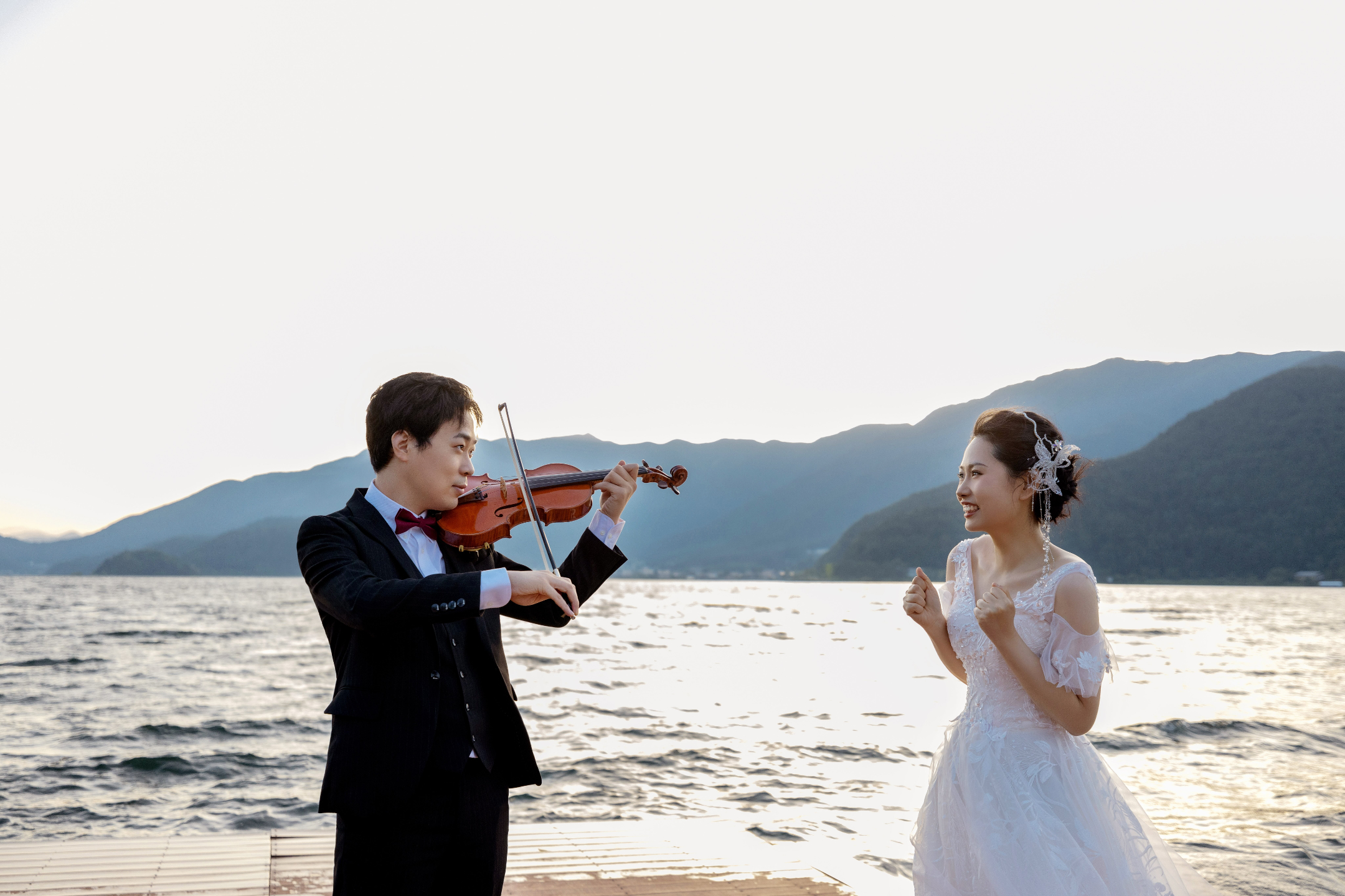 波浪橋（Naminami Bridge） - 質樸迷人的木拱橋，可欣賞富士山美景，是情侶拍攝浪漫照片的理想之地