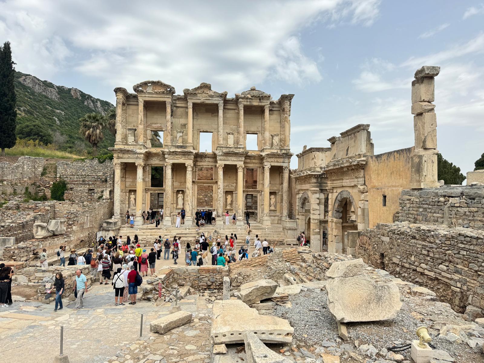 Ephesus Private Tour from Izmir with Lunch and Wine Tasting