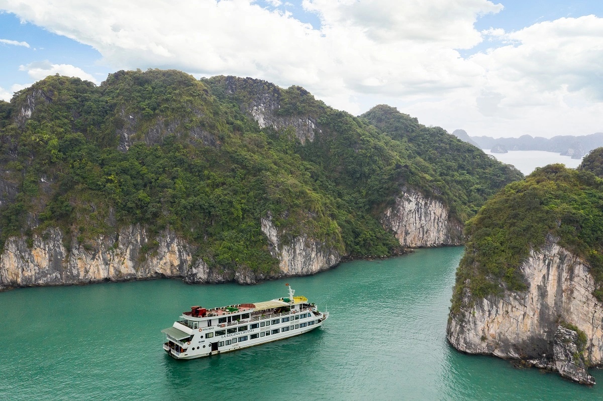 【路線2】2天1夜 下龍灣遊船巡航之旅（La Regina Royal Cruise提供）