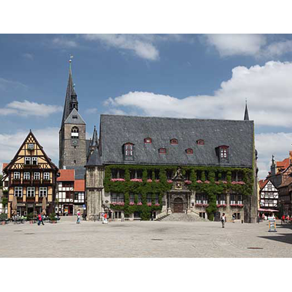 奎德林堡老城 (The Old Town of Quedlinburg) 被聯合國教科文組織譽為「中世紀歐洲小鎮的傑出典範」,同時也是受到公認、保存最完善的中世紀德國城鎮,已被列為聯合國教科文組織世界遺產。 奎德林堡老城 (The Old Town of Quedlinburg) 被聯合國教科文組織譽為「中世紀歐洲小鎮的傑出典範」,同時也是受到公認、保存最完善的中世紀德國城鎮,已被列為聯合國教科文組織世界遺產。