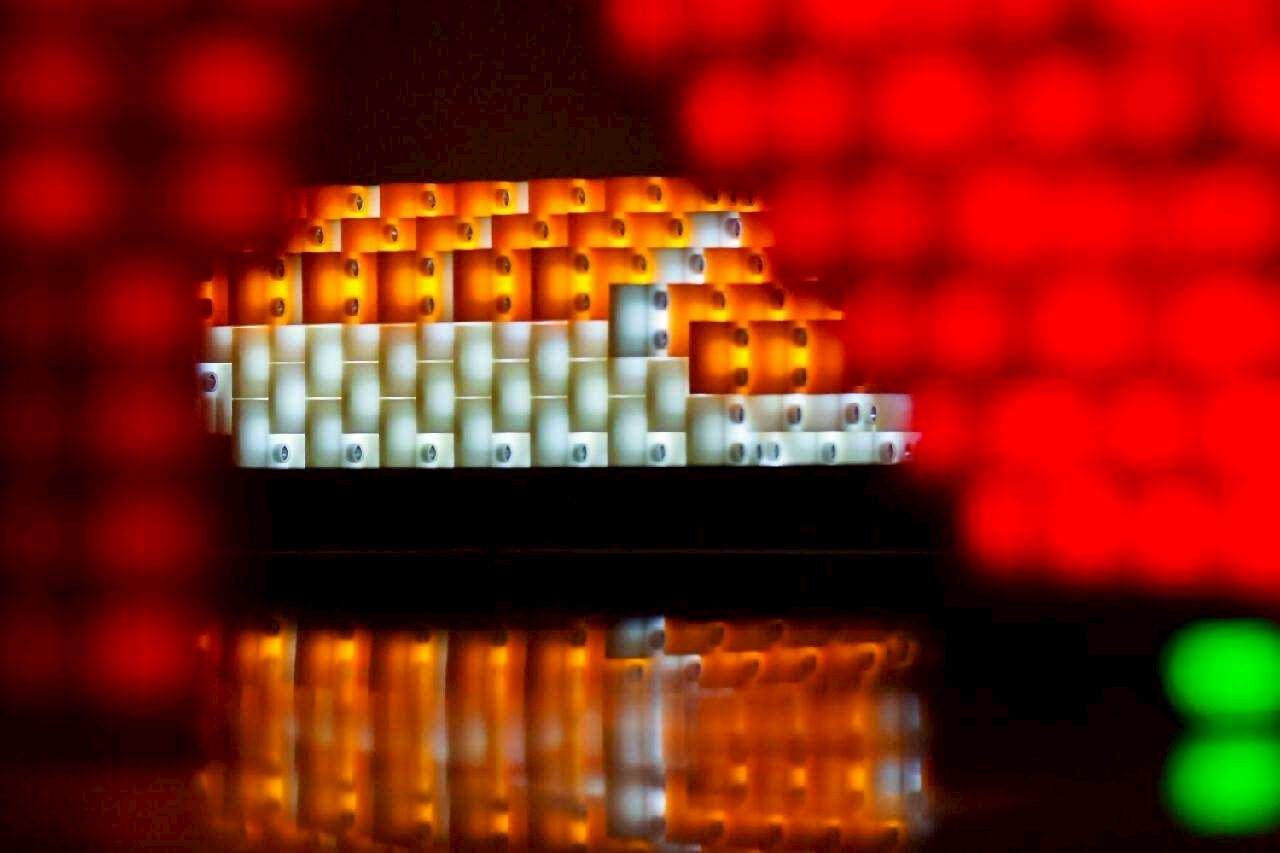 還有夜間款會發光的亮亮積木，等你來探索！