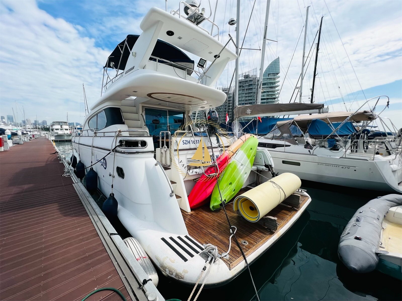 Premium Yacht Charter Singapore - Island Yacht 2
