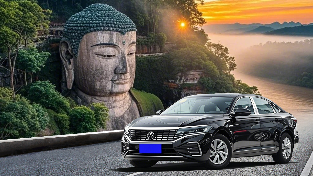 Giant Panda Breeding Research Base + Leshan Giant Buddha Private Day Tour (From Chengdu)