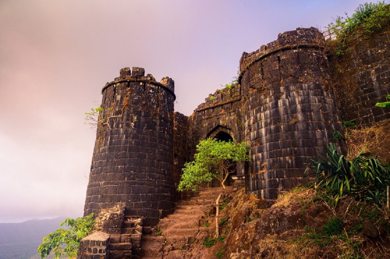 Sinhagad Fort Half-Day Guided Tour from Pune by Car with Lunch