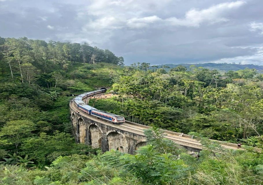 康提到努沃勒埃利耶觀光火車一等座預訂
