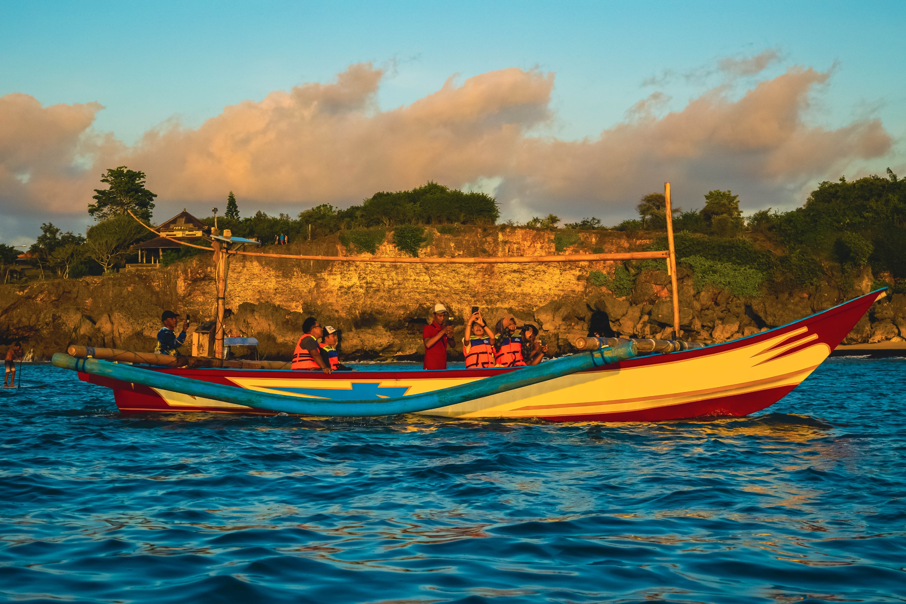 Sunset Cruise by Jukung in South Bali with Seafood Dinner 