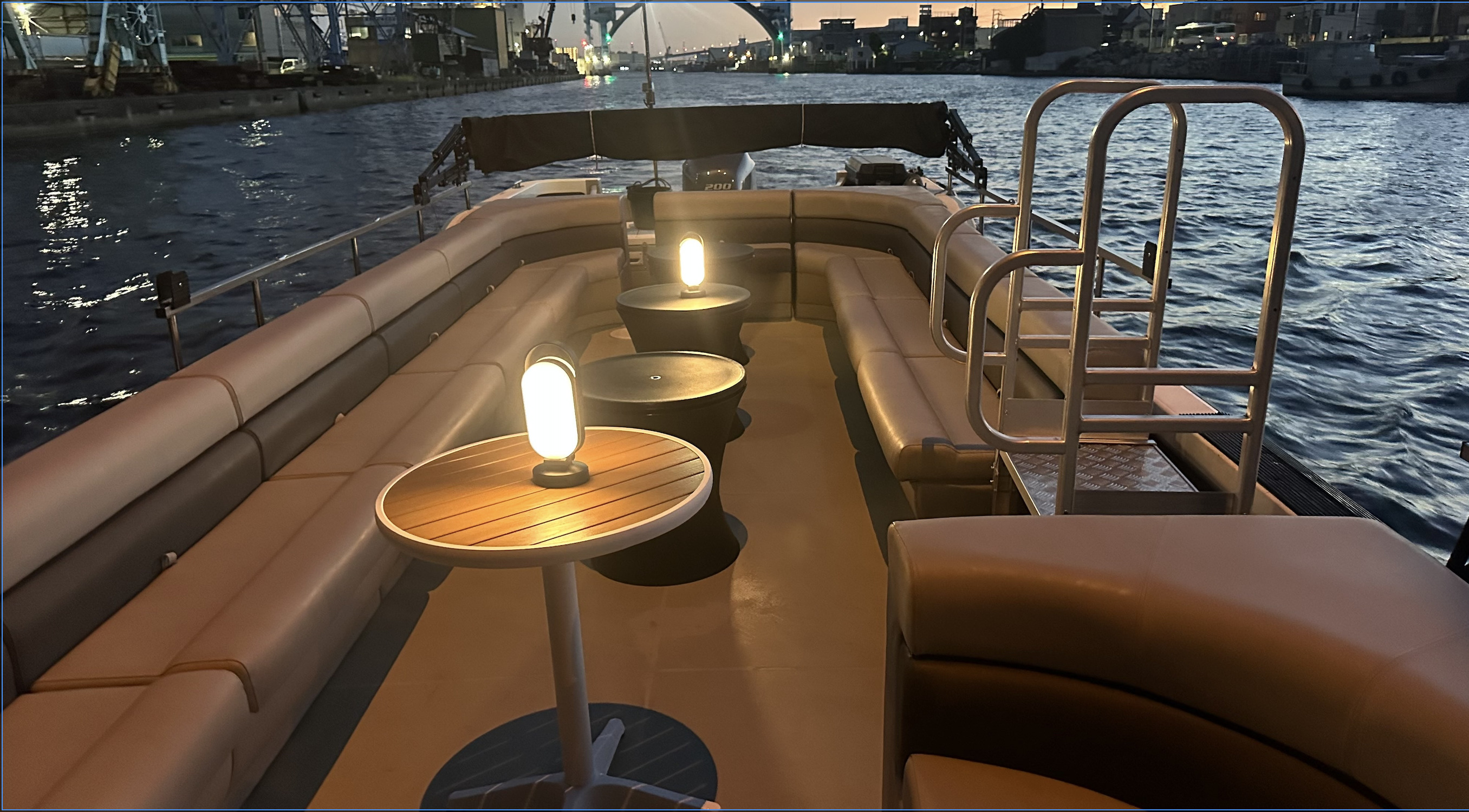 【重要提醒】船隻大小可能因參與人數而異,現場亦有較大的船隻營運。 【重要提醒】船隻大小可能因參與人數而異,現場亦有較大的船隻營運。