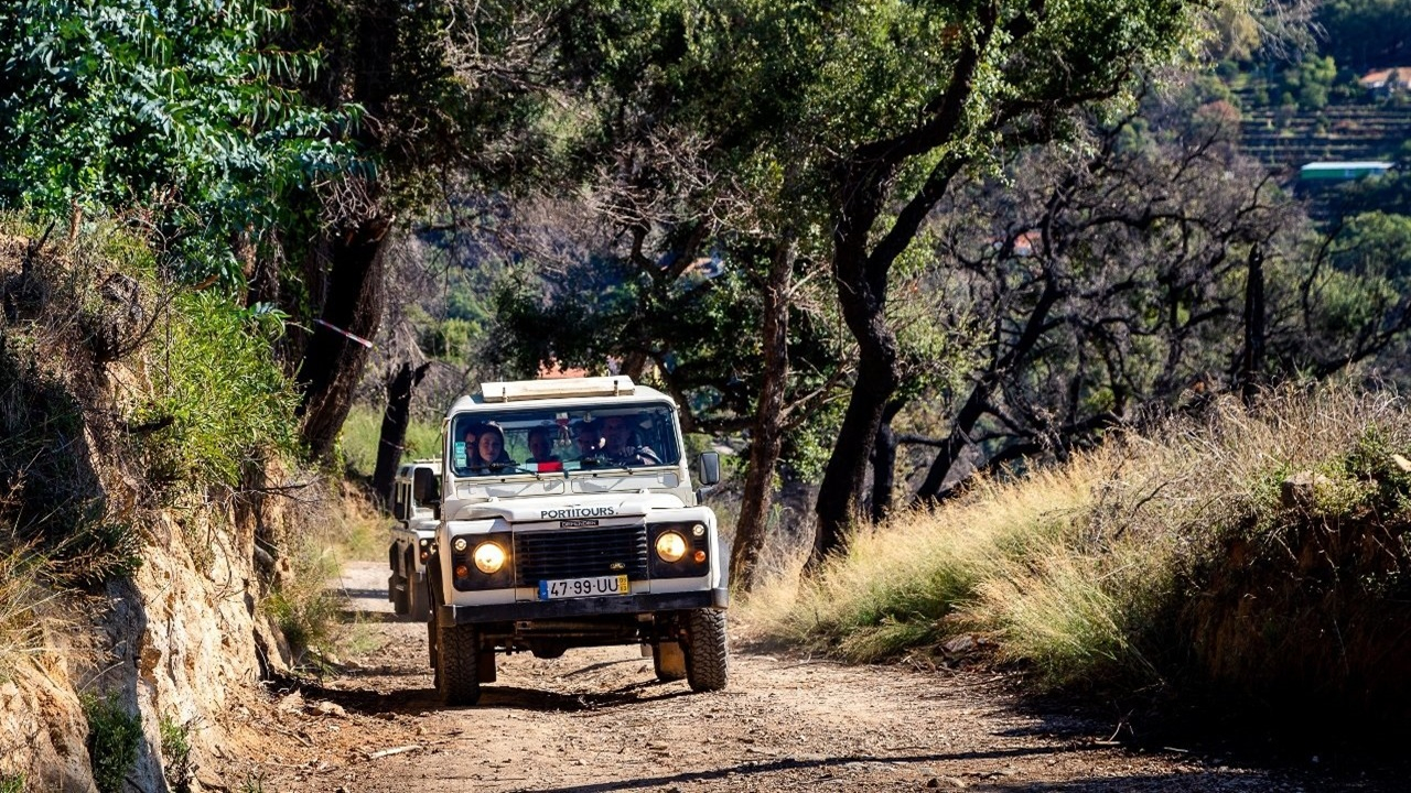 Side: Green Lake Boat Tour and Jeep Safari Full-Day Trip